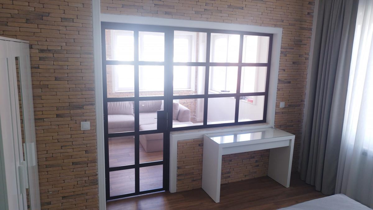 Преградна стена с врата