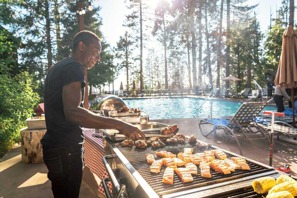 Хранене под слънцето и звездите