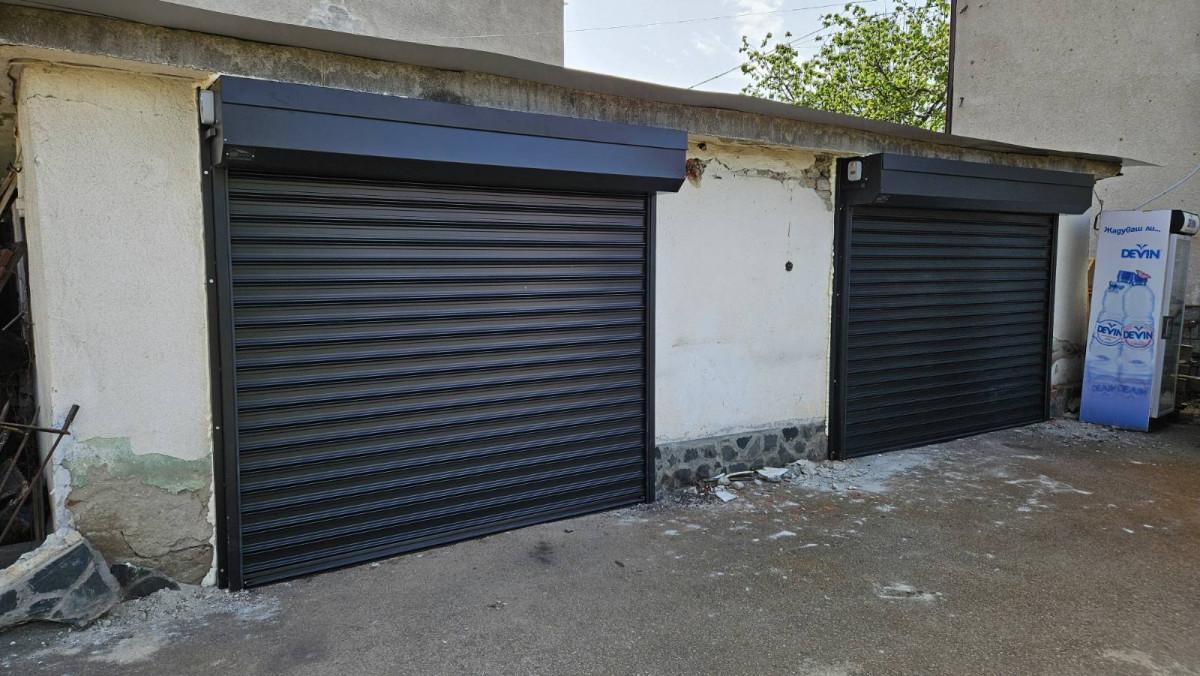 Ролетна врата със стоманени ламели