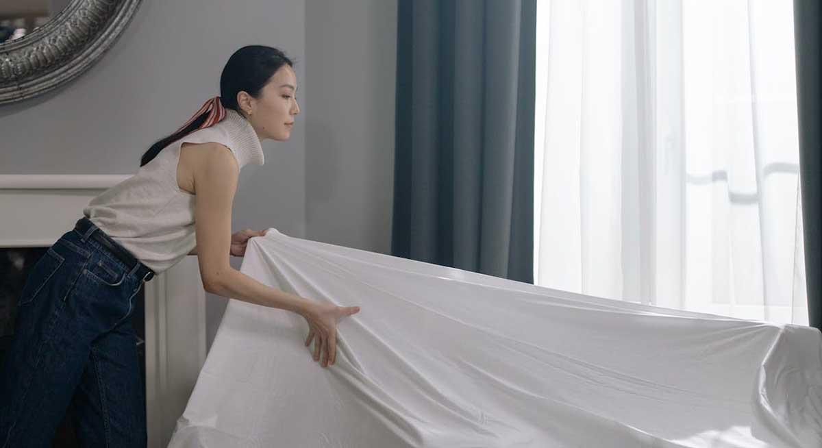 Домът ти е пълен с вещи? Ето какво да изчистиш преди Нова година