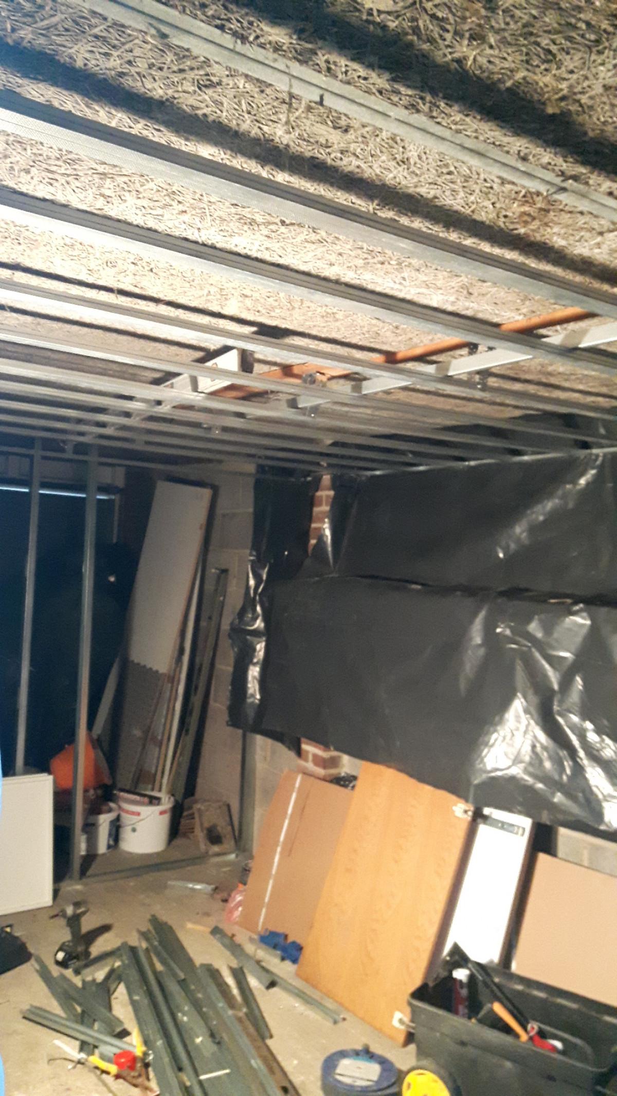 Гараж направен на офис