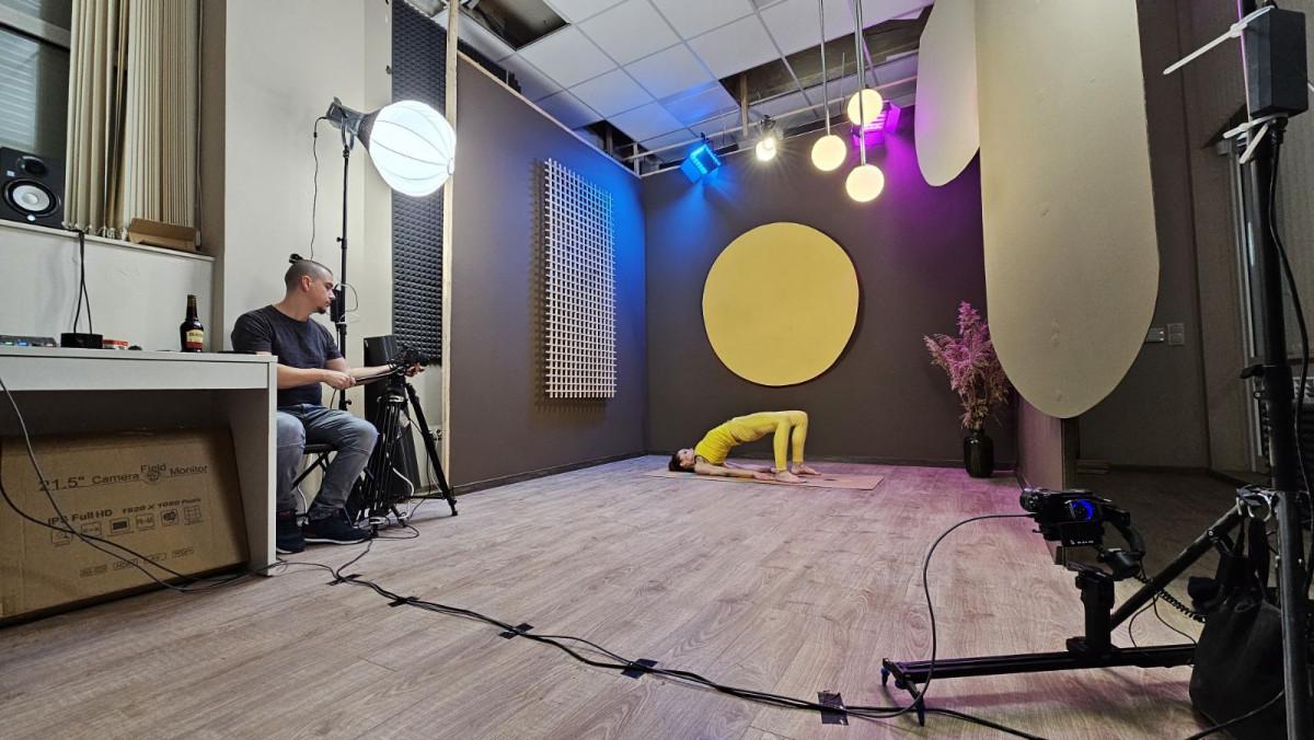 IMG-a2bacecf4b3a4142e2b86ec0ef2de620-V