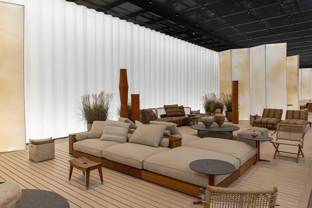 Топлите цветове изместват студените неутрали