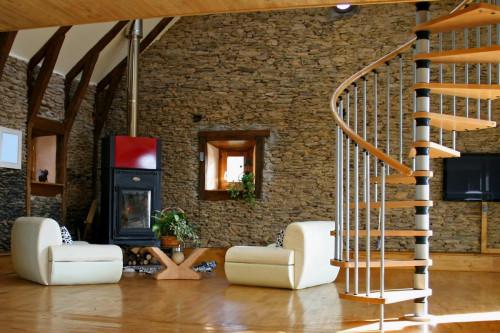 Декорация с камък в интериора на дома