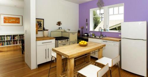 Лилавите акценти внасят и функционална роля в кухнята