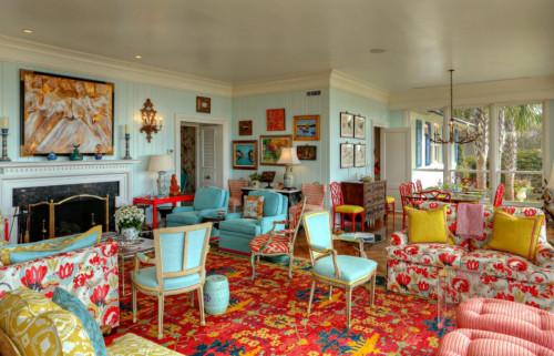 Цветните шарки завлавяват съвременния интериор