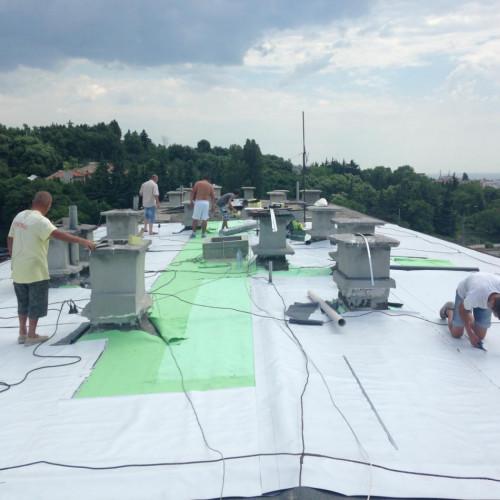 Ремонт на покрив на жилищен блок