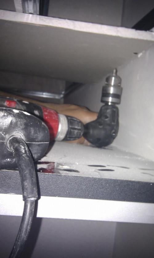 работа на трудно достъпни места -над кухня