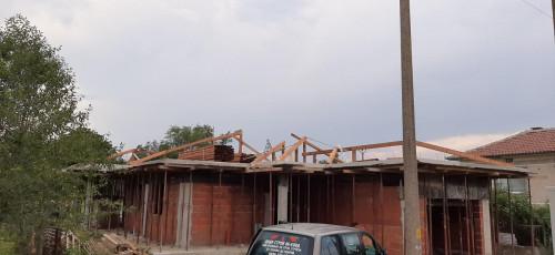 Еднофамилна къща