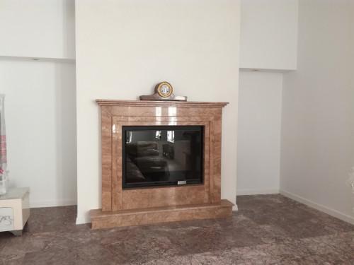 Камина на дърва