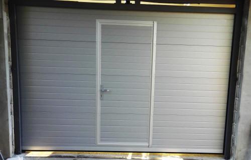 Гаражна а врата