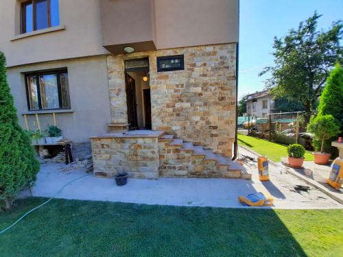 Направа на фасада с камак