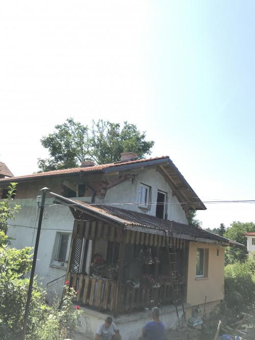 076BAB19-8327-4A67-B362-CA5E4676F513