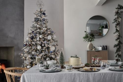 Как да украсим коледната елха като истински професионалисти?