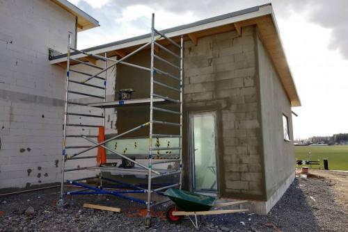 Пристройка към къща