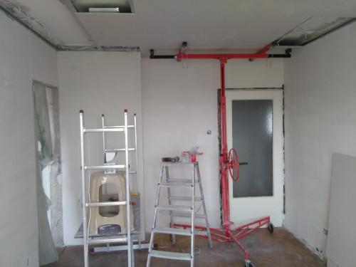 хол - окачен таван