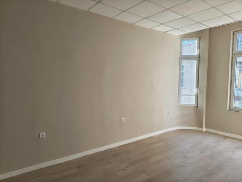 След, снимка 1