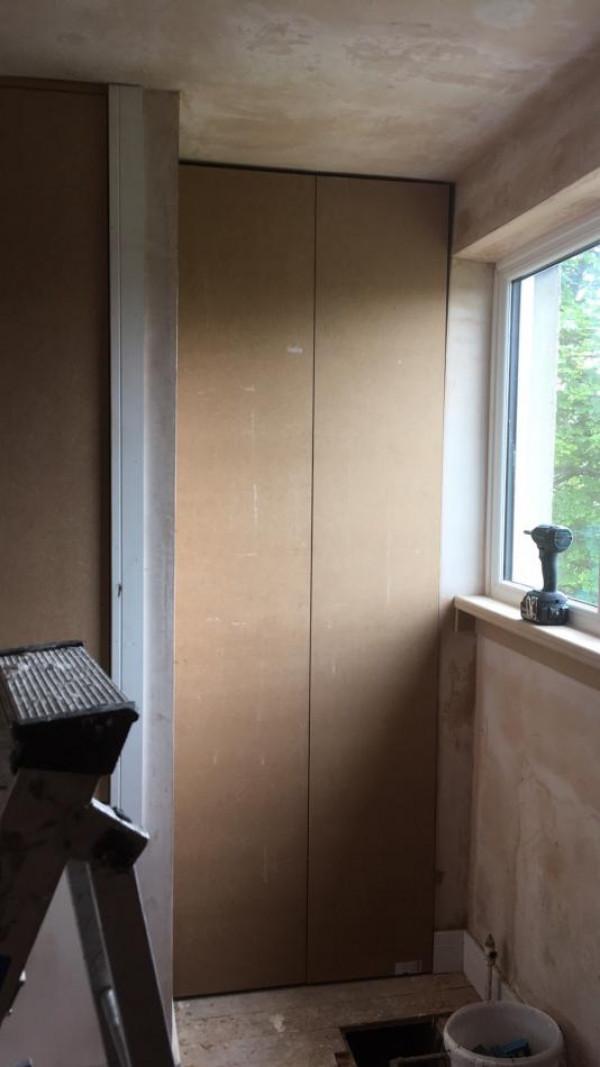 Изграждане на врати от мдф за надстълбищен гардероб