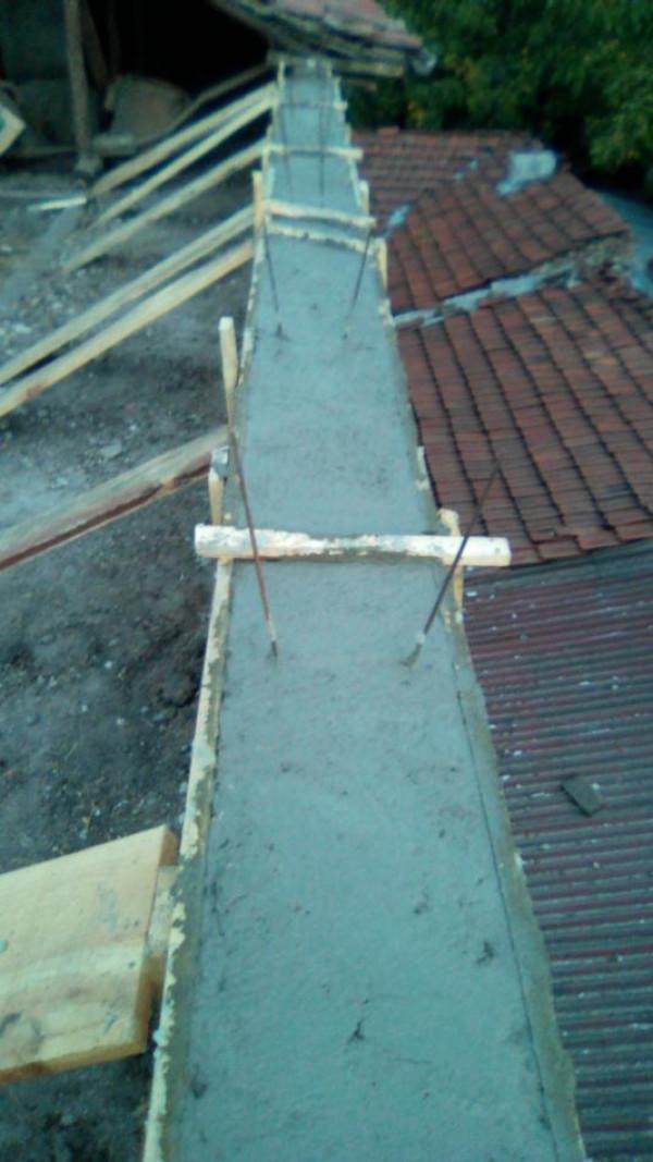 Наливане на пояс за покрив