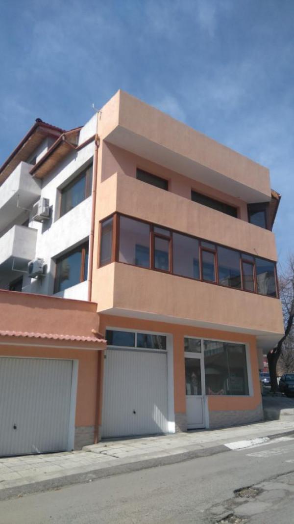 Еднофамилна къща