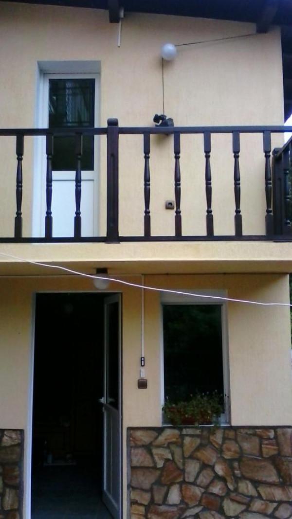 Лепене на камък