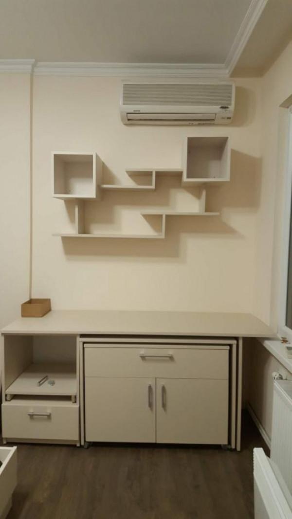 Бюро и етажерки