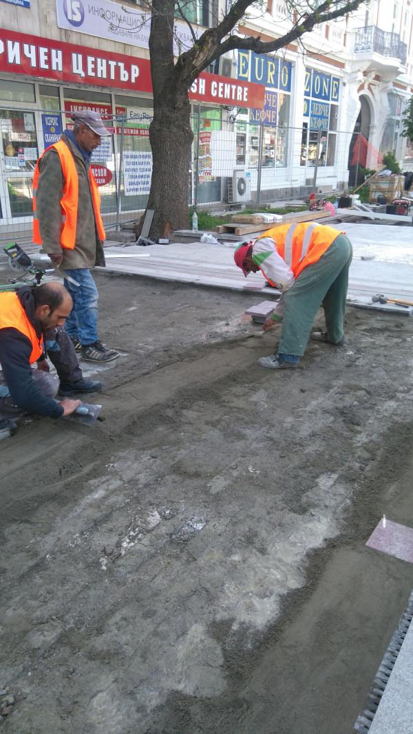 Полагане на тротоарни плочки