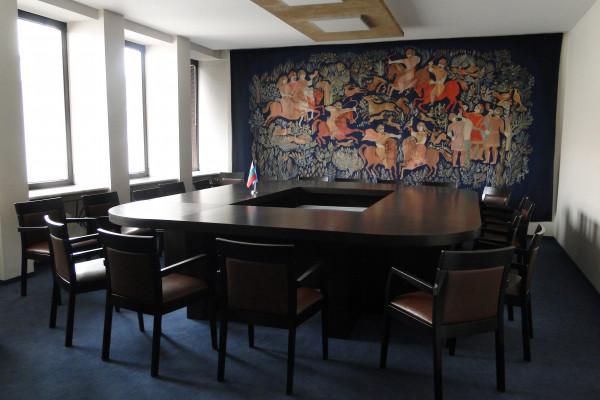 Заседателна маса MDF  с естествен фурнир и декоративни елементи. Български ловно-рибарски съюз _5