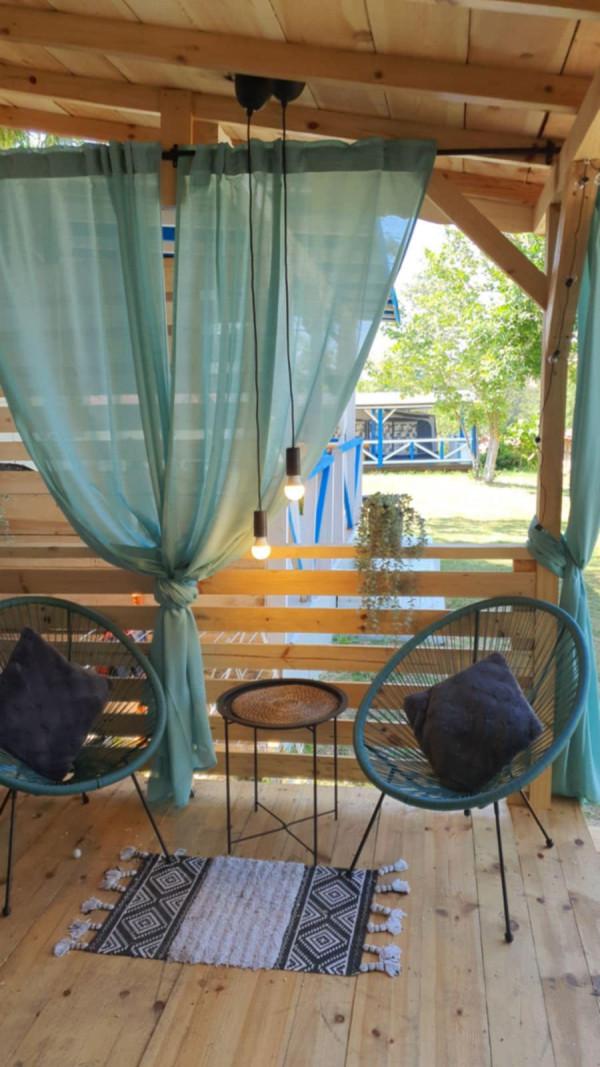 e2851049-aaa1-4a93-9464-6a8c8f868874