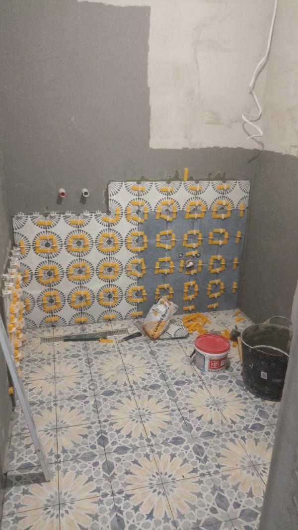 Плочки по стени