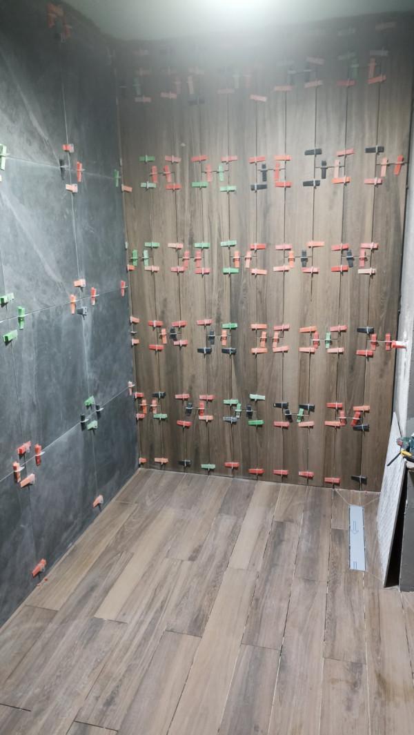 Лепене на плочки в баня