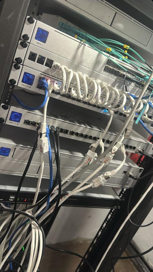 7FDB0AAC-D2B4-4290-94E1-3A95D4A2C94D