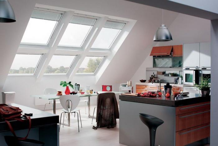 Кухня в съчетание от хром и череша