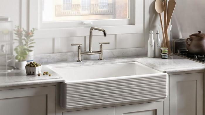 Практично домакинство с мивка от емайлиран чугун