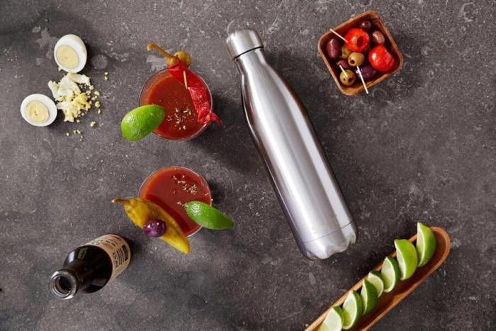 Тези стилни бутилки ще държат напитките студени до 24 часа