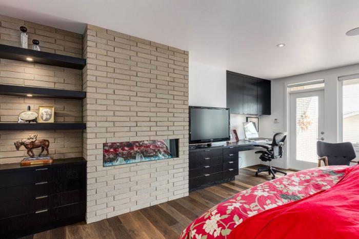 Да хвърлим един поглед и на втория етаж: спалнята е фантастична