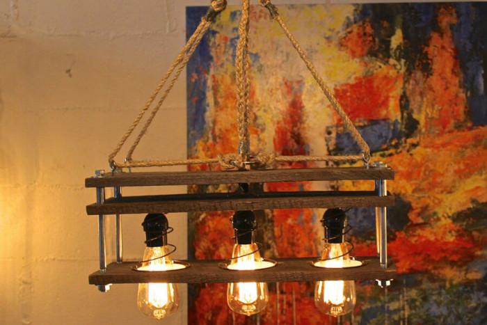 Семпъл и старинен полилей