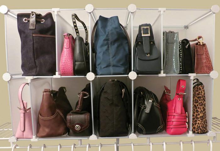 Приберете чантите във функционални калъфи или органайзери