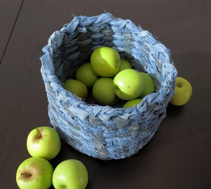 Вече си имате плетен кош от дънки!