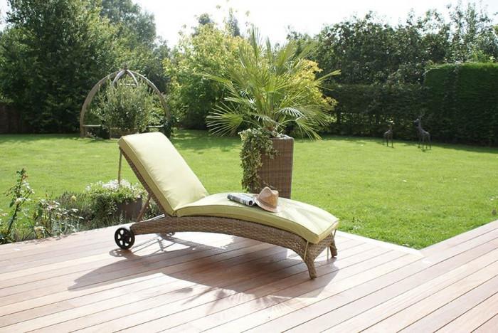 Освежете практичния шезлонг от изкуствен ратан, като обърнете внимание на местата на преплитане