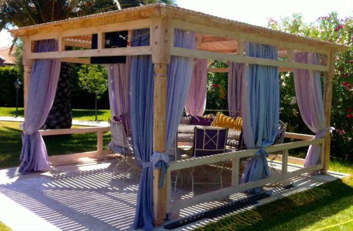 Градина, приютила разкоша на Ориента