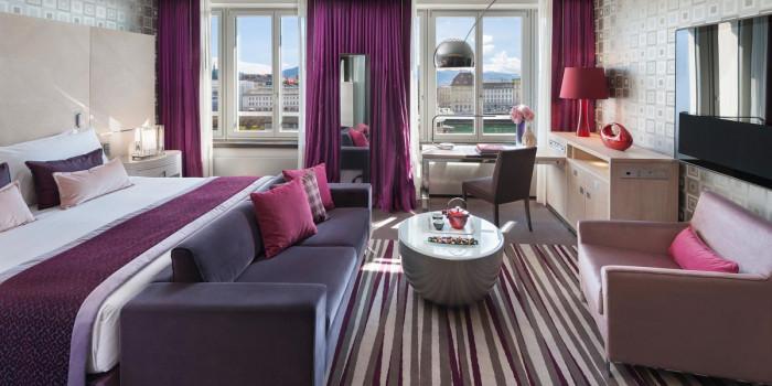 Поканете модерния лилав цвят в дома си!