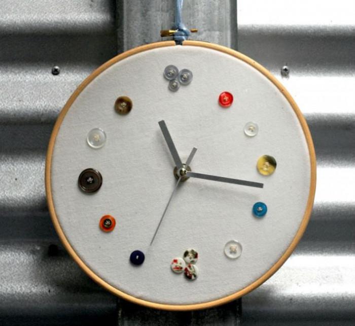 Колко е часът?