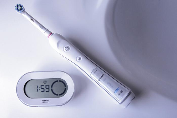 Таймерът увеличава времето за миене на зъбите
