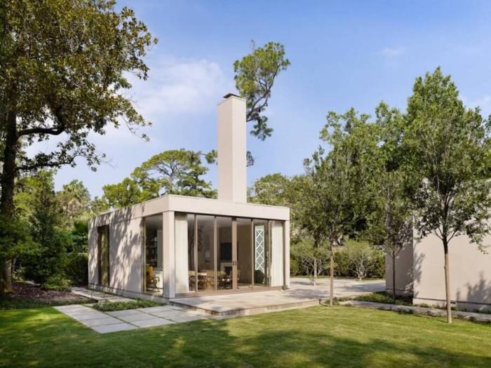 Уединение на крачка от дома