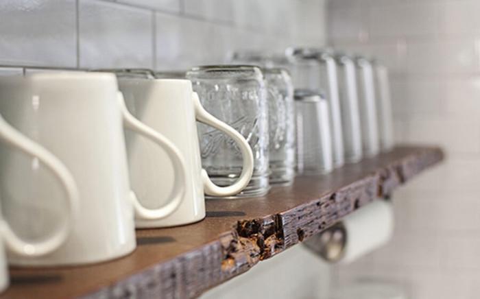 С отношение към всеки детайл