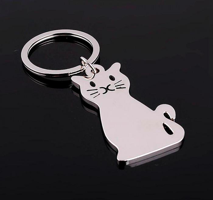 Тя обича котки