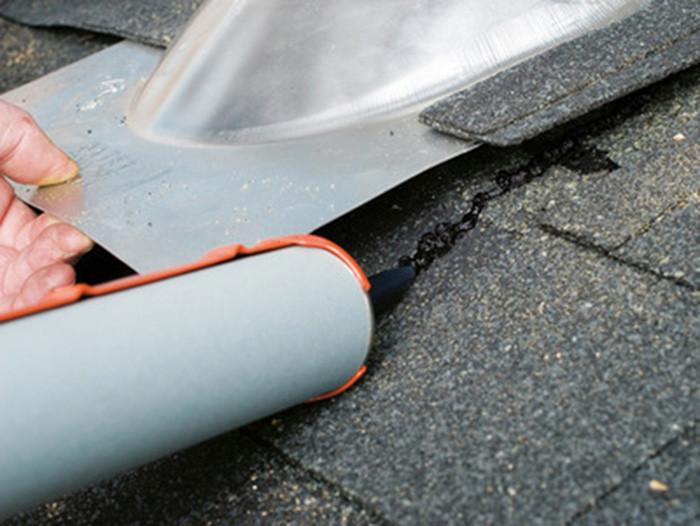 Прикрепете внимателно към покрива