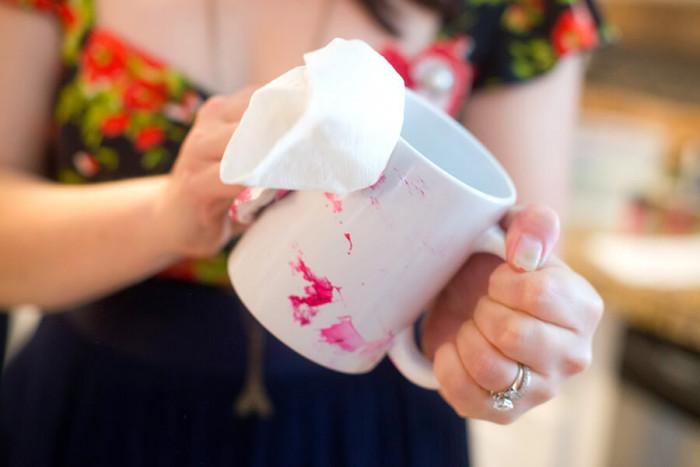 Почистете порцелановите чаши до блясък с тези практични кърпи