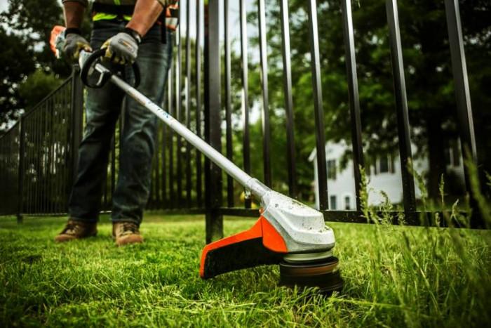 Откъде да си намерим човек да изчисти двора ни?